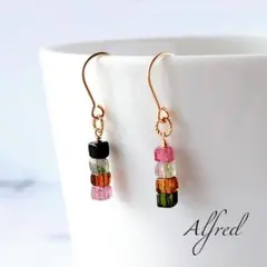 【58】天然石トルマリン キューブピアス14kgf 誕生石