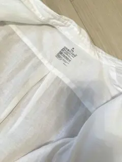 無印良品 リネン100%シャツ ホワイト Mサイズのサムネイル