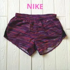Nike 紫とオレンジ ストライプ ショートパンツ