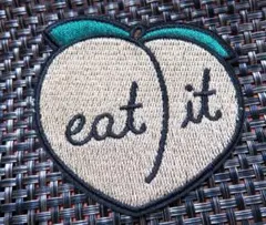 緑葉付き桃尻Eiハート◆『食べて～！』 　セクシー　ヒップ　ハッピー刺繍ワッペン