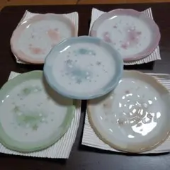 tommy様専用　l花模様 陶磁器皿 5枚セット