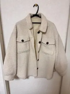 クリーム色 フリースジャケット Mサイズ