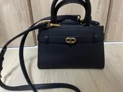 チャールズアンドキース バッグ　ブラック　黒