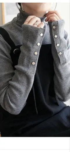 ディスコート　リブ袖口ボタンタートルネック