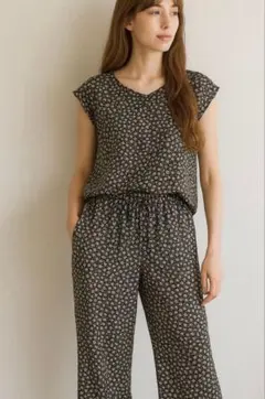 UNITED ARROWS リバティ柄フレアブラウス　パンツ　セットアップ