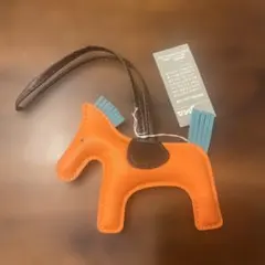 レザー製馬型チャーム オレンジ