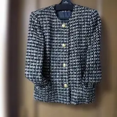 美品オンワード樫山ノーカラーツイードジャケット