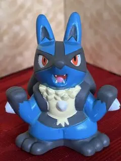 ポケモン　ルカリオ フィギュア