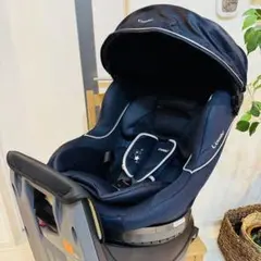 コンビ　クルムーブ　ISOFIX simplight チャイルドシート 新生児
