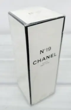 新品未開封　CHANEL シャネル　N19 オードトワレ　香水　50ml