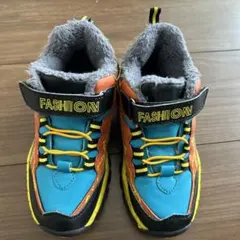 キッズブーツ ファッションスタイル