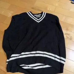 ノースリーブニットセーター 黒と白のストライプ