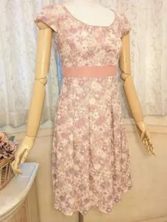 トッカ　ワンピース0　総刺繍レース　ピンク系　花柄