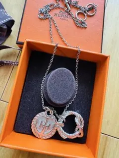 HERMES カルーゼルネックレス パリ チャーム HERMES カルーゼルネックレス パリ チャーム - メルカリ