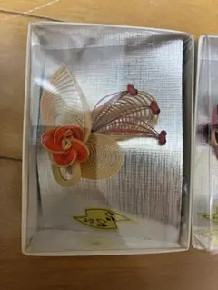 ブローチ　蝶の形状