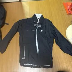 軽量ナイロンジャケット 黒 Kの刺繍取り外し可能