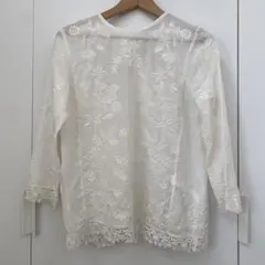 ZARA WOMAN フラワー刺繍　ブラウス