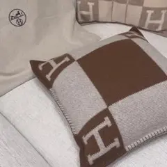 ☆新品未使用☆限定値下げHERMES プレード アヴァロンエクリュ