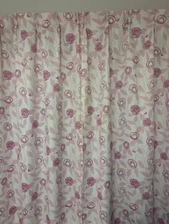 ピンクのバラと蝶の刺繍カーテン　110×180 ２枚