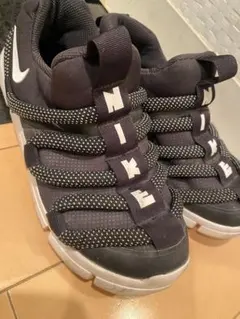 NIKE NOVICE ブラック ナイキ ノービス ノーヴィス 22cm