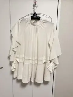 SNIDEL フリルホワイトブラウス