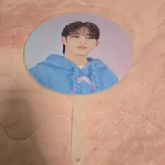 新品未使用】SEVENTEEN THE 8 うちわ - メルカリ