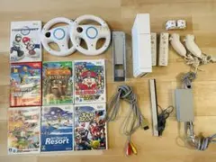 Nintendo Wii 本体 ＋ソフト7種＋リモコン2、ハンドル2セット