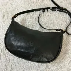 イルビゾンテ ショルダーバッグ ハーフムーン 三日月 レザー ブラック