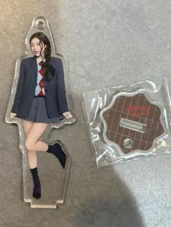 TWICE THIS IS FOR ランダムミニアクリルスタンドチャーム　ジヒョ