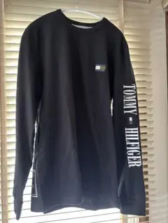 Tommy Hilfiger ブラック 長袖Tシャツ