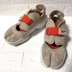 NIKE ナイキ アクアリフト ベージュ/オレンジ 23.0cmのサムネイル