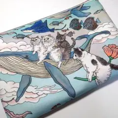 クジラと猫のデザインポーチ