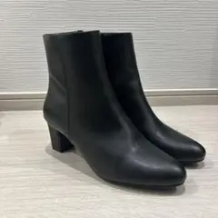 ブラックショートブーツ ジッパー付き 中ヒール