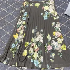 IKUKO 花柄プリーツスカート グレーのサムネイル