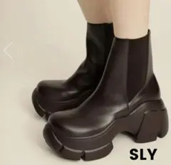 SLY 厚底ブラックサイドゴアブーツ