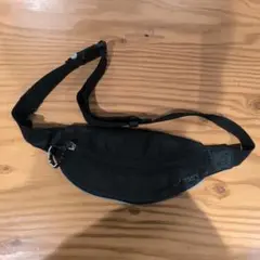 asics ブラック ボディバッグ