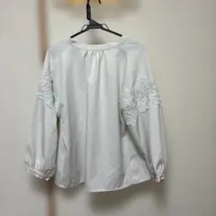 chocol raffine robe レース袖 ブラウス オフホワイトのサムネイル