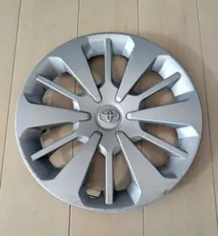 納車外し】トヨタ 新型アクア 純正ホイール、ホイールキャップセット
