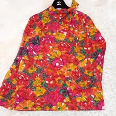 イヴサンローラン　ハイネックカットソー　リボン　ボウタイ　フラワー総柄　レッド系