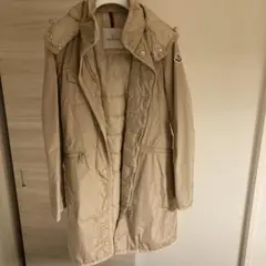 今月だけ値下げ　極美品　MONCLER ベージュ MAUVE