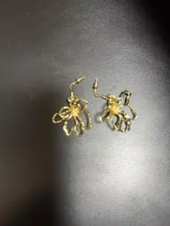 ゴールドカラー フラワーモチーフ ピアス