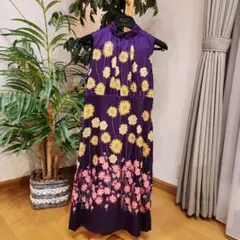 Sunauna:スーナウーナのダークパープルに花柄のノースリーブワンピース