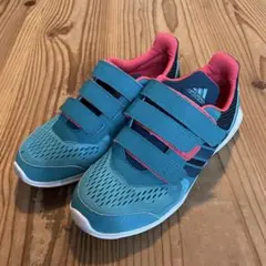 adidas キッズスニーカー 23