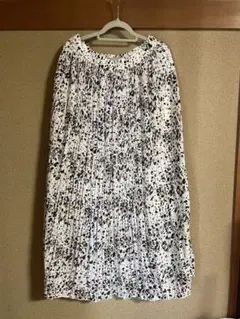 美品【オゾック　OZOC】柄プリーツスカート