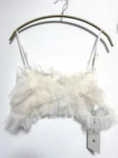 新品タグ付 TULLE ASYMMETRY FRILL CAMISOLE - メルカリ