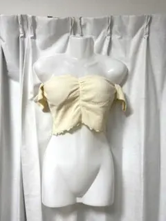 GYDA ジェイダ　カップ付きオフショルダートップアイボリー　フリーサイズ