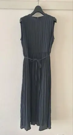 ダークグリーン プリーツ ノースリーブ ワンピース ！美品！