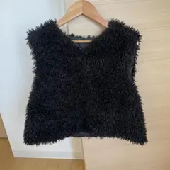 黒ファーノースリーブニットベスト