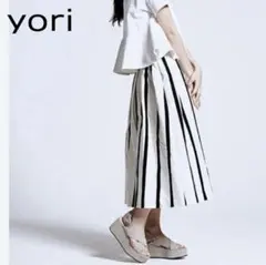 yori ヨリ　タックプリーツフレアスカート ストライプ コットンのサムネイル