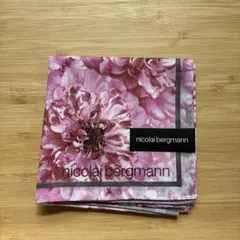 nicolai bergmann 花柄ハンカチ ピンク系　お値下げのサムネイル